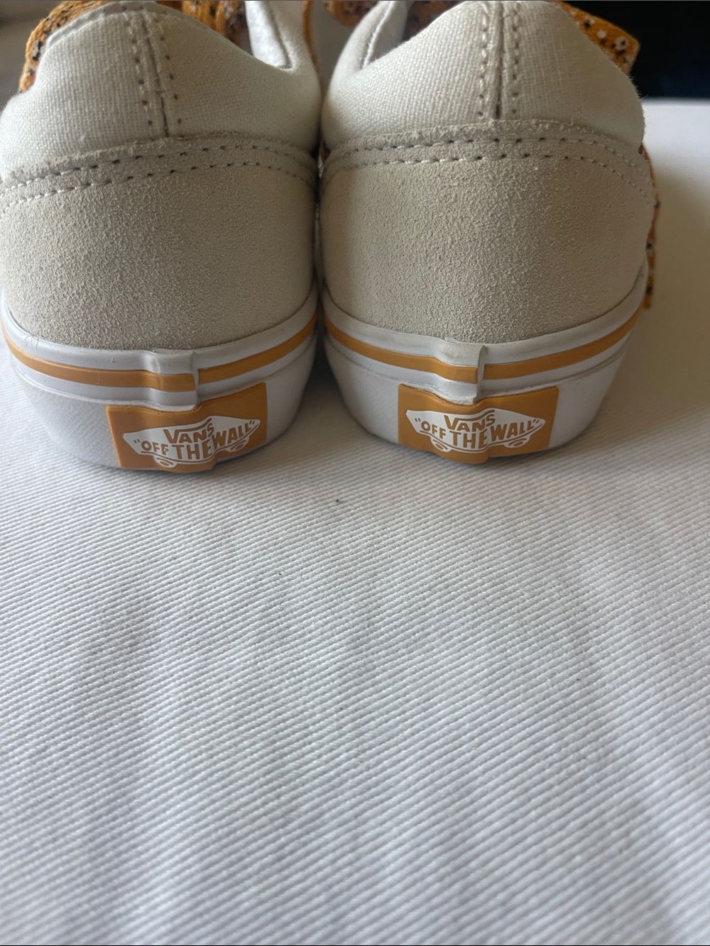 NWOT VANS Girls Size 1 Cream Kids Sneakers with Yellow Floral Laces - Picture 3 of 11